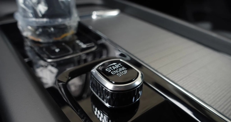 Volvo XC 60 cena 208995 przebieg: 2100, rok produkcji 2023 z Międzyzdroje małe 781
